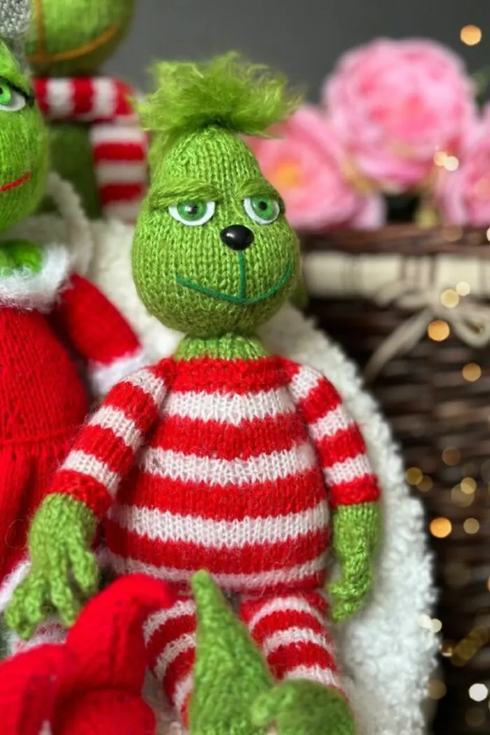 30 Grinch Knitting Projects That Will Make You Want To Knit Toys (New Pics)