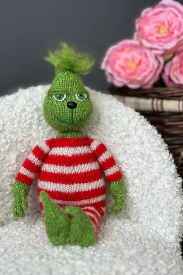 30 Grinch Knitting Projects That Will Make You Want To Knit Toys (New Pics)