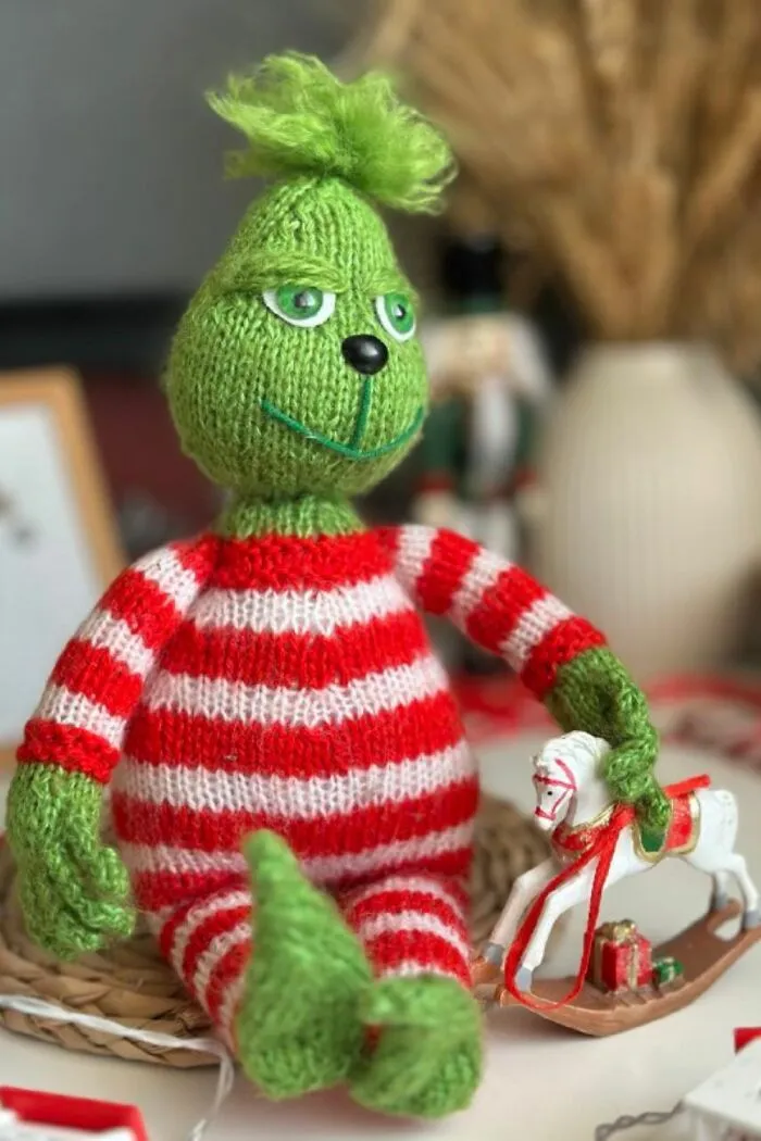 30 Grinch Knitting Projects That Will Make You Want To Knit Toys (New Pics)