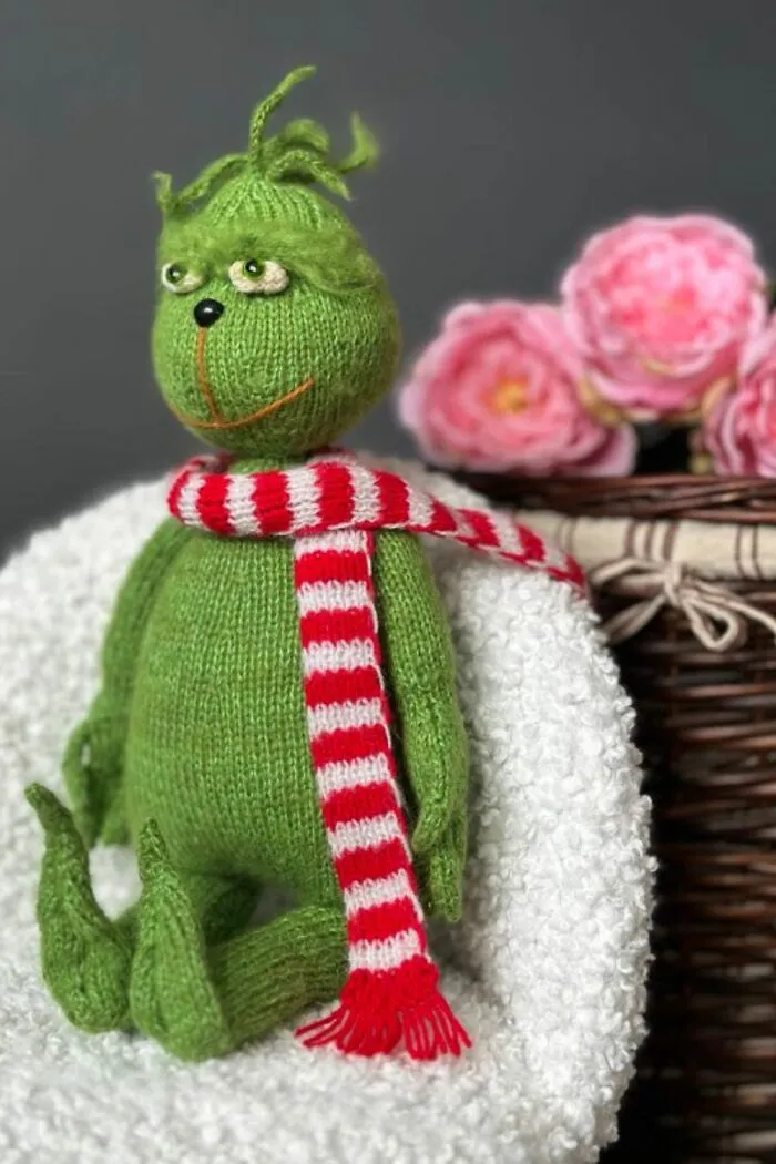 30 Grinch Knitting Projects That Will Make You Want To Knit Toys (New Pics)