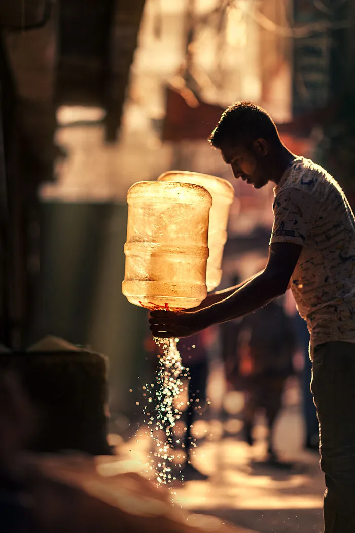 I Travel The World Capturing Everyday Life, And These Are Some Of My Favorite Street Photos (40 Pics)