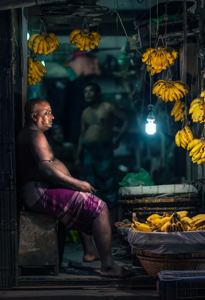I Travel The World Capturing Everyday Life, And These Are Some Of My Favorite Street Photos (40 Pics)