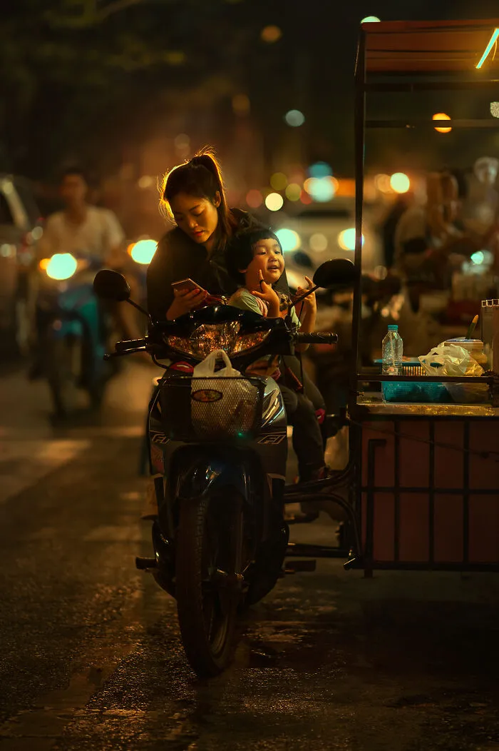 I Travel The World Capturing Everyday Life, And These Are Some Of My Favorite Street Photos (40 Pics)