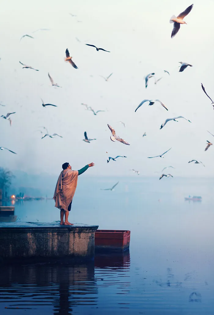 I Travel The World Capturing Everyday Life, And These Are Some Of My Favorite Street Photos (40 Pics)