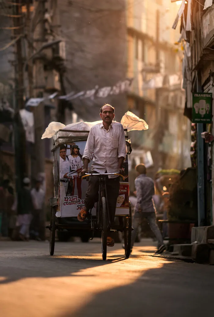 I Travel The World Capturing Everyday Life, And These Are Some Of My Favorite Street Photos (40 Pics)