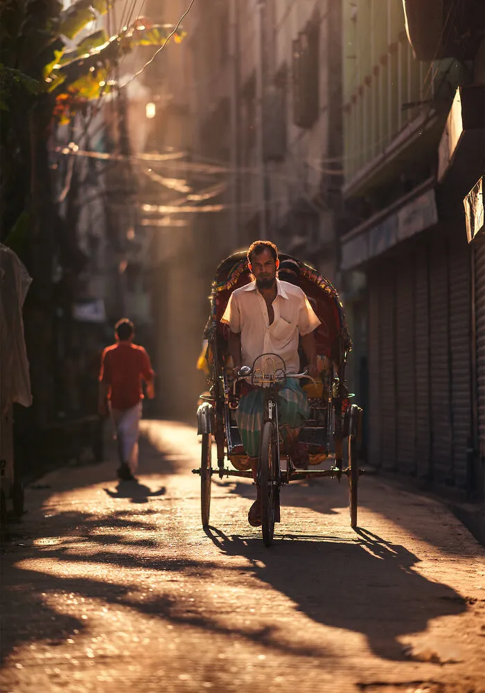 I Travel The World Capturing Everyday Life, And These Are Some Of My Favorite Street Photos (40 Pics)