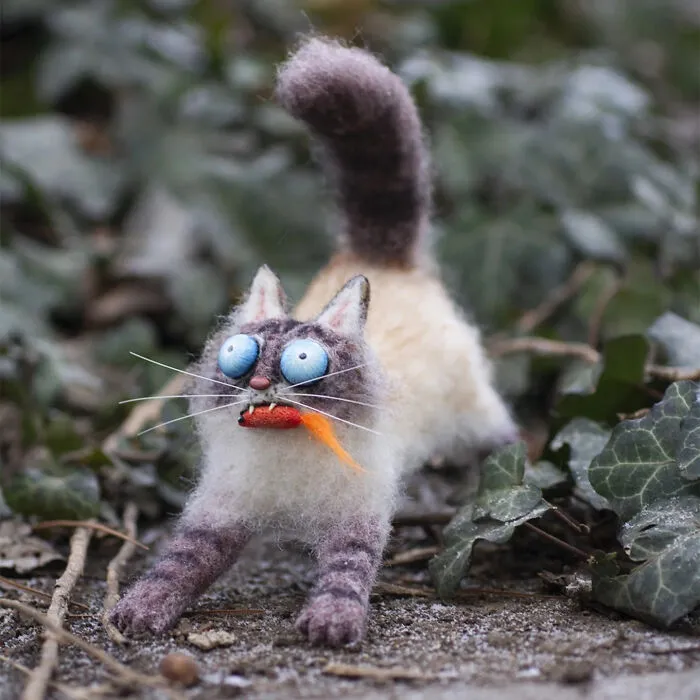 33 Unique Felt Toys By Emina Poison That Perfectly Balance Cute, Weird, And Wonderful (New Pics)