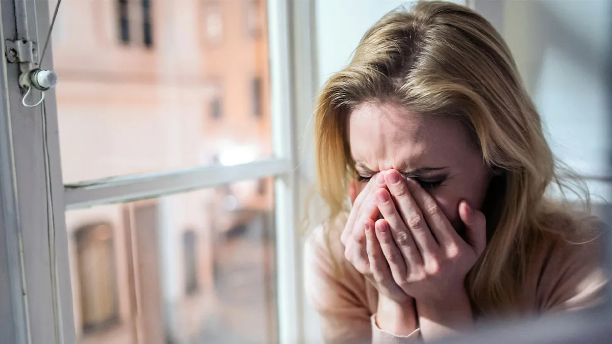 Woman Finds Out Her Biological Mom Is A Radio Host, Secretly Calls To Get Mom Advice From Her