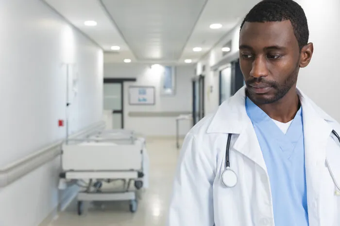20 Pacientes que dijeron o hicieron algo tan inquietante que aún atormenta al personal médico