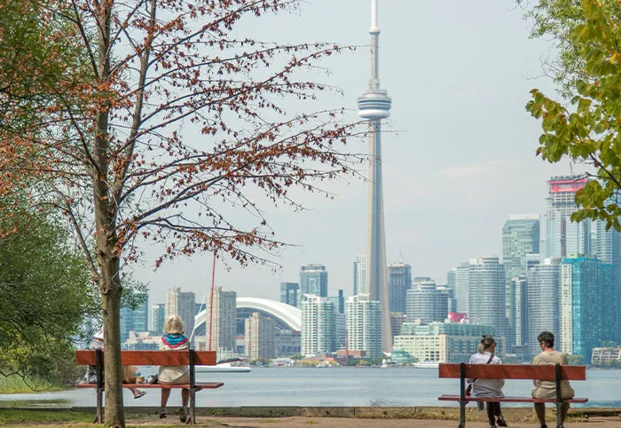 30 Americans Living In Canada Reveal The Differences Between The Two
