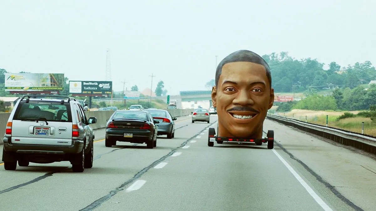50 Weird Behind-The-Scenes Images That Put A Whole New Spin On Your Favorite Films (New Pics)