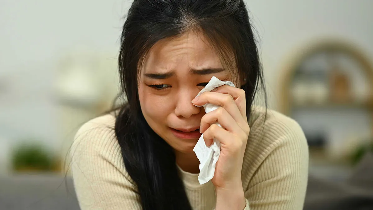 Man Helps Immigrant GF Get A Degree And Watches Her Succeed Just To Let His Ego Ruin Everything