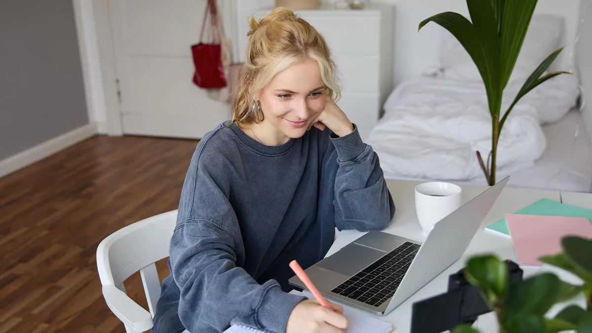 Woman Dreams About University, But Her Boyfriend Says They’re Done If She Pursues It