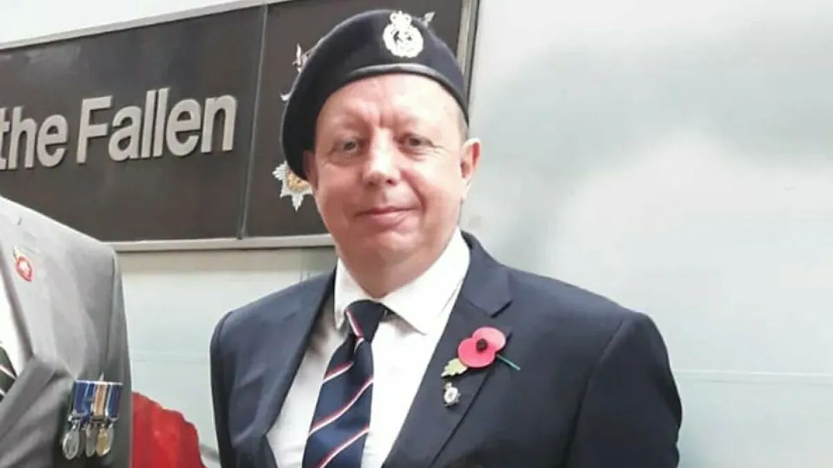 Hero Old Man Blocks Knife Attack On Girl During UK Train Rampage As Chaos Unfolds