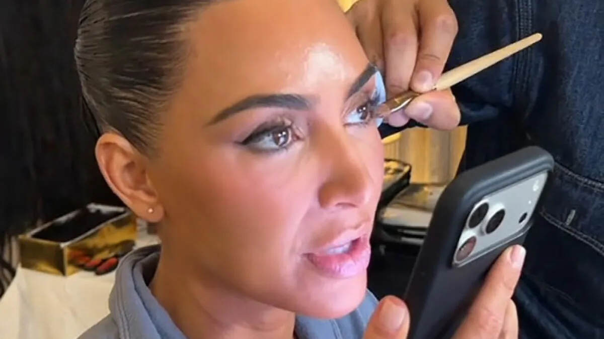 "Pathological Liars": Kim Kardashian Brutally Blasts Her Psychics After Failing The Bar Exam