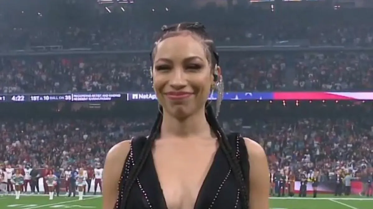 "Disrespectful": Singer Slammed Over “Inappropriate" Outfit During US National Anthem At NFL Game