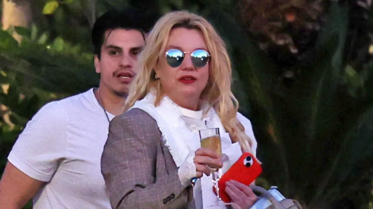 Britney Spears Looks Unrecognizable Leaving A Bar As Her Family Desperately Asks For Help