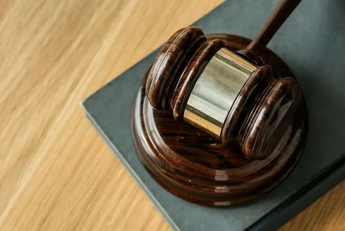 “Not Technically A Crime”: 43 Alleged Legal Loopholes And Odd Laws That Might Surprise You