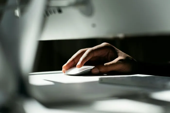 26 Confessions From Folks Who Might Deserve “The Most Unprofessional Employee Ever” Title