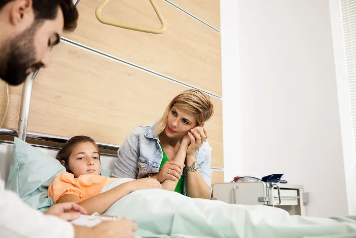 31 Medical Professionals Share The Most Bizarre Instances When Patients Tried "Self-Treatment"