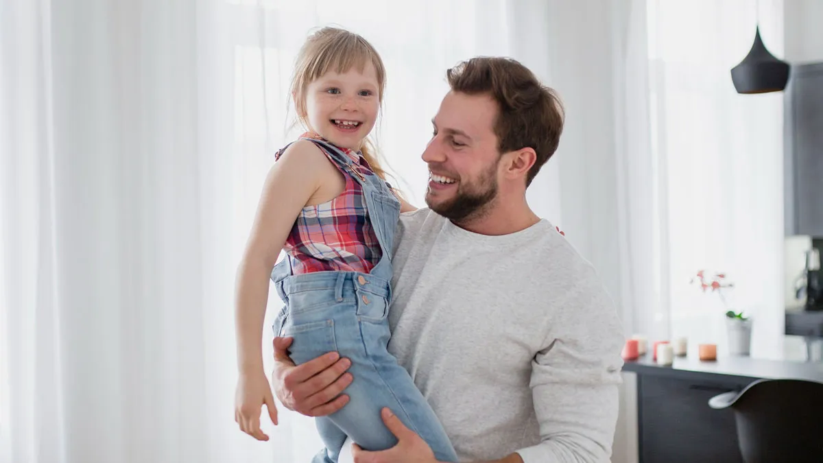 Woman Says Nope To Babysitting Fiancé's Daughter While He Goes Hunting, He Has A Total Meltdown