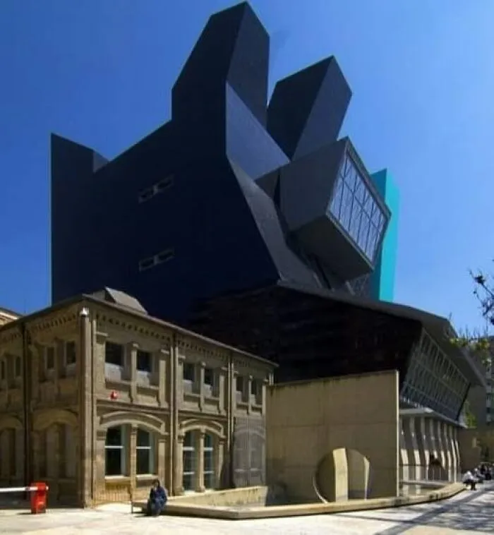 The Wet Dream For Modernist Architects