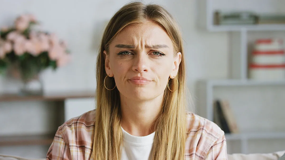 Wife Notices Hubs And Her Friend Are Inseparable On Holiday, Says Something Isn’t Adding Up