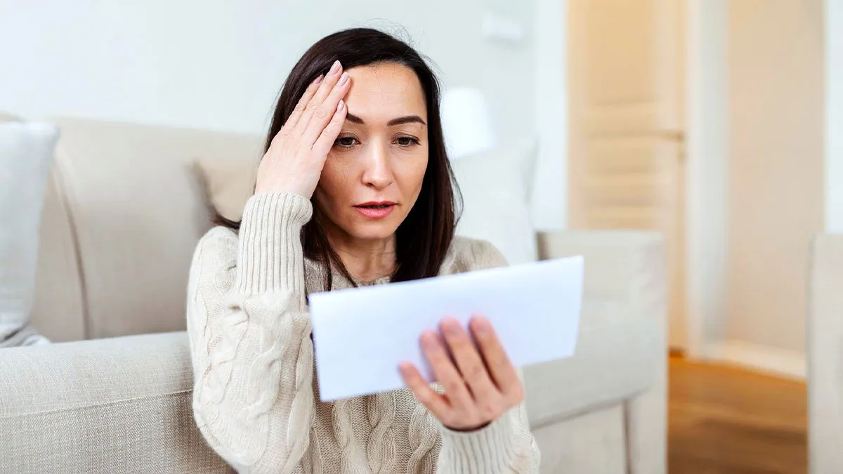 "Just Walking Away From 16 Years, 4 Kids And Our Life Together": Woman's World Crumbles Over 1 Letter