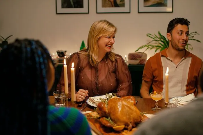 35 Thanksgiving Dinners Where The Main Course Was Turkey And The Side Dish Was Pure Drama