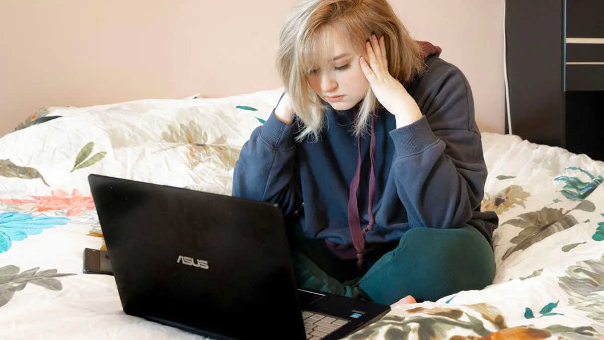 Woman Finds Out How Mom Knew What She Was Speaking With Her Therapist About