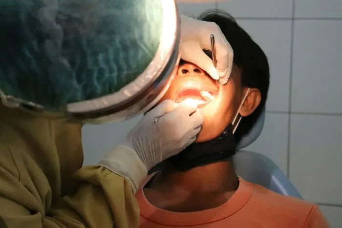 “She Had Mold”: 37 Times Dentists Had To Try Hard Not To Show Their Surprise And Disgust