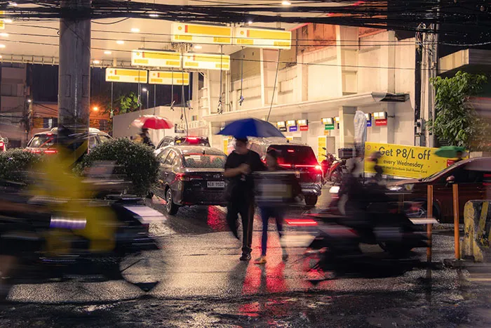 41 Night Shift Gas Station Clerks Share The Weirdest Things They've Ever Encountered