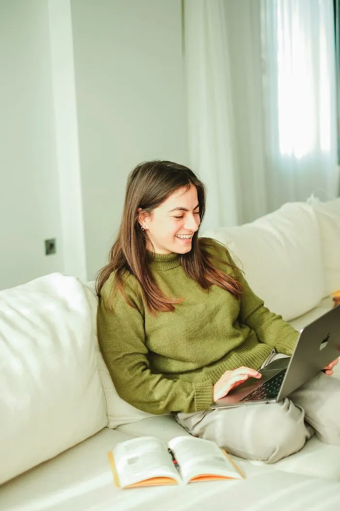Online Dating Is Not Easy, And People Shared 50 Things To Do Or Avoid Doing