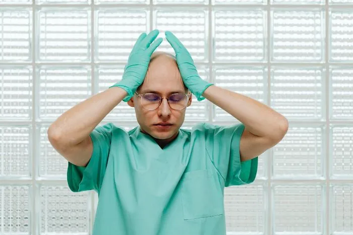 “She Had Mold”: 37 Times Dentists Had To Try Hard Not To Show Their Surprise And Disgust