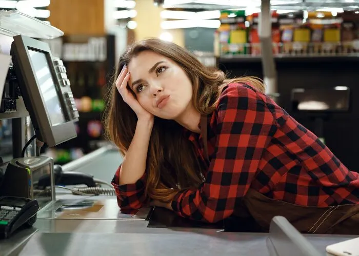 45 Unhinged Black Friday Stories From Employees That Make It Seem Like It's Really Not Worth It