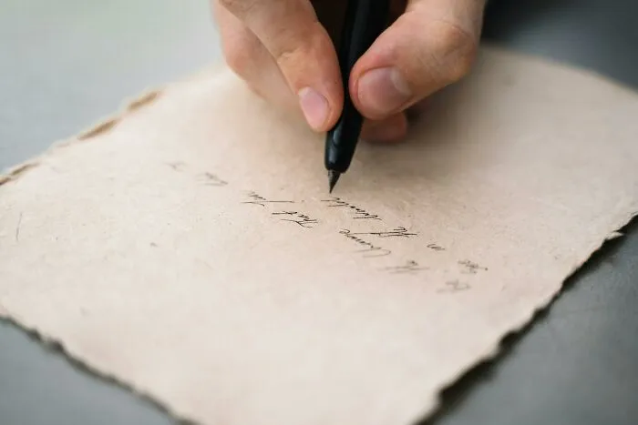 Leaving Little Handwritten Notes For Her