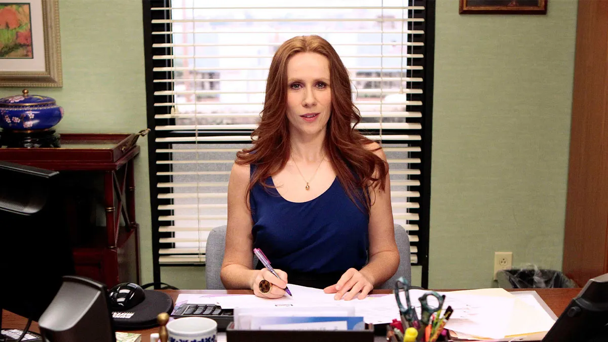 Woman Can't Handle A 'No' After Coworker Refuses To Give Back Her Old Office Space