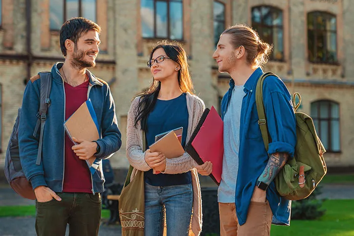 43 Foreigners Share Traits That Instantly Reveal Someone Is American