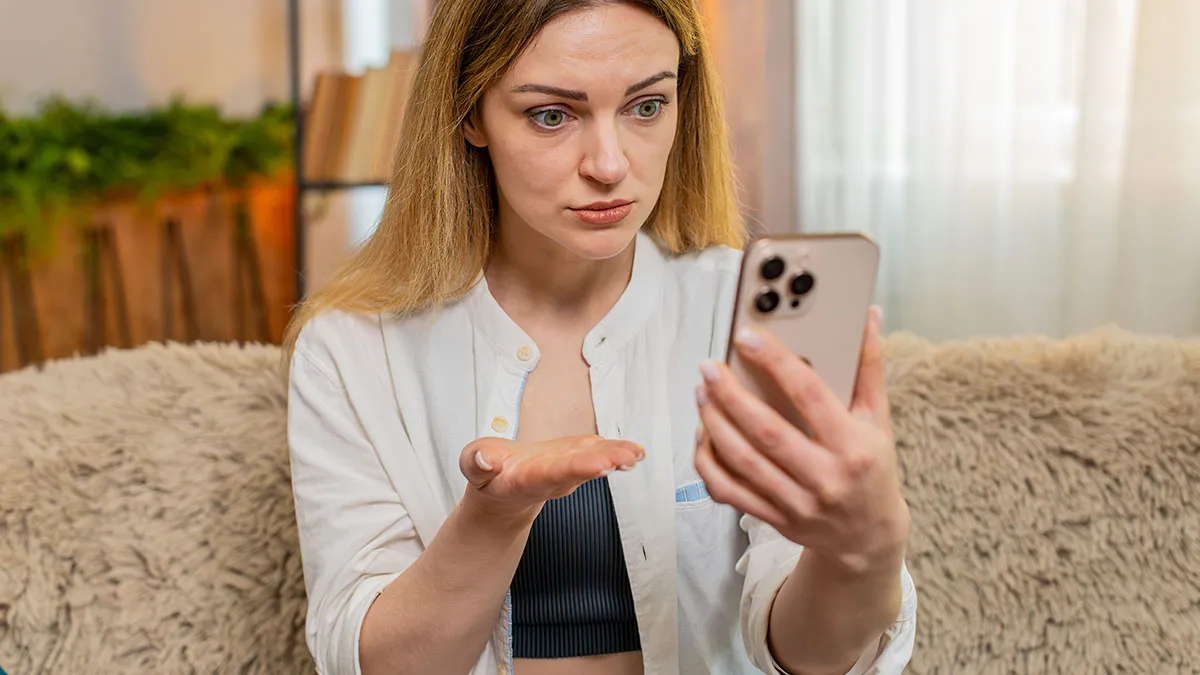 Lady Shows Up At Sister’s House, Takes Her Car Back After Sis Borrowed It For “1 Hour” 3 Days Before