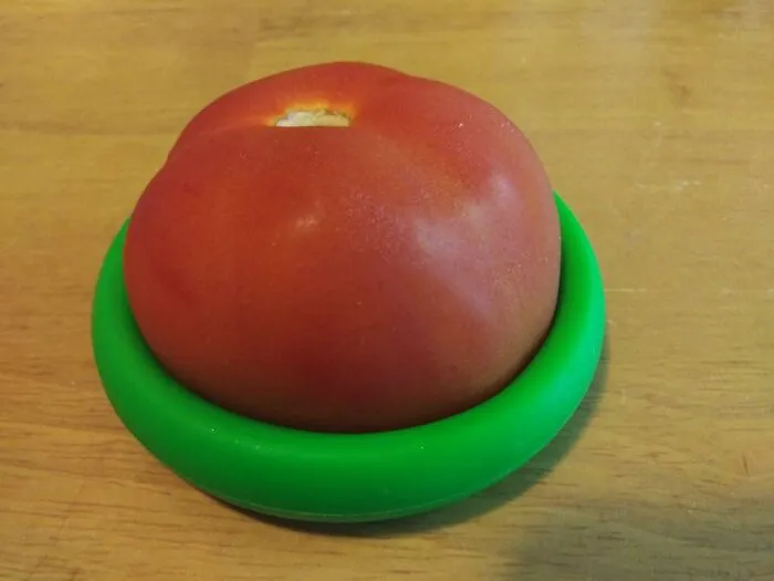 A Set Of <a Style="Display:inline;" Href="Https://Www.amazon.com/Set-Food-Huggers-Reusable-Silicone/Dp/B07p5m73wk?ie=utf8&th=1&linkcode=ll1&tag=bpscorpion-20&linkid=8ea9bf3f598e5b37370f7823d876782e&language=en_us&ref_=as_li_ss_tl" Target="_blank">   <span Style="Font: Inherit; Color: #d74b1f;"> Food Huggers </Span> Is A Much More Adorable And Significantly Less Wasteful Way To Save The Other Half Of Your Avocado Than Just Wrapping It In A Sad, Crinkly Piece Of Plastic Wrap