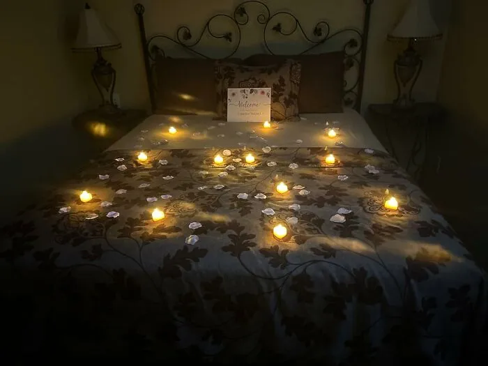 You Can Create A Romantic Atmosphere With Zero Risk Of Accidentally Summoning The Fire Department With These <a Style="Display:inline;" Href="Https://Www.amazon.com/Amagic-Artificial-Proposal-Anniversary-Romantic/Dp/B0dnf64ljn?ie=utf8&th=1&linkcode=ll1&tag=bponion-20&linkid=39396327d47355c16b50e5131e0a9304&language=en_us&ref_=as_li_ss_tl" Target="_blank">   <span Style="Font: Inherit; Color: #d74b1f;"> Electric Tealight Candles </Span>
