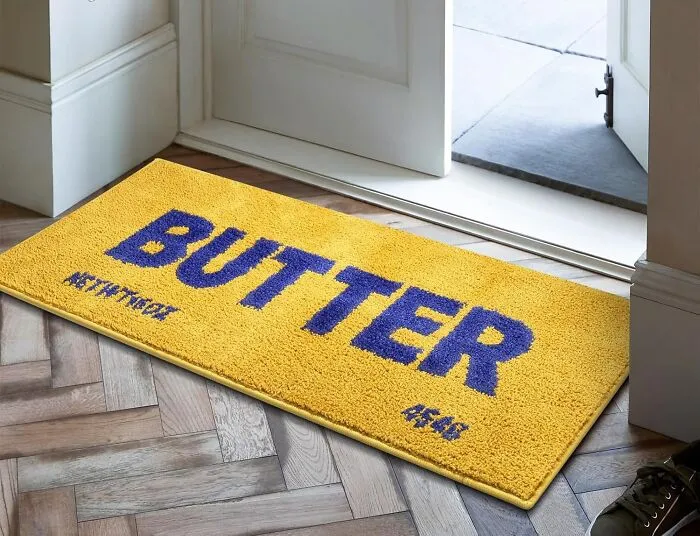 Your Guests Will Be Greeted With A Warm, Buttery Welcome That Is Both Charmingly Bizarre And A Potential Slip Hazard With This <a Style="Display:inline;" Href="Https://Www.amazon.com/Yellow-Funky-Butter-Rug-Microfiber/Dp/B0dbgkyc4d?crid=3ktf714gua20m&dib=eyj2ijoimsj9.zrzgmgt14ie-3fazhbkez0jzxfs2fvggur0jbqra477oierjrobg1dsnrj9k252-Vb_ssuraq0tbiuufne2uc5pxeqvlk-9hyxqnvxqqrtepdnmgdwec-2cjzfp6rvz_qwsa-Zbeirh2iraa6qazufzq_uwwj3_ws0paaikmggn4hia7qow_6ivya0xf2-Vbwk8slu2osqmn-Jqxwpbsldfmhtitkclqrhmqgsh8jhz2egb67dt-Aecemigvw7kqfynuvrdf8_tsag9t4fxkydrdrigmmglc3hluh8cfucw.6irr4v4b6xhe-1sgar6lrgxf9nqc75ydsb0kejwyq4m&dib_tag=se&keywords=quirky+decor&qid=1762503937&sprefix=quirky+deco%2caps%2c452&sr=8-12-Spons&sp_csd=d2lkz2v0tmftzt1zcf9tdgy&psc=1&linkcode=ll1&tag=bpgecko-20&linkid=60d8f38a826352e2f489eefa8312e983&language=en_us&ref_=as_li_ss_tl" Target="_blank">   <span Style="Font: Inherit; Color: #d74b1f;"> Stick Of Butter Welcome Mat </Span>