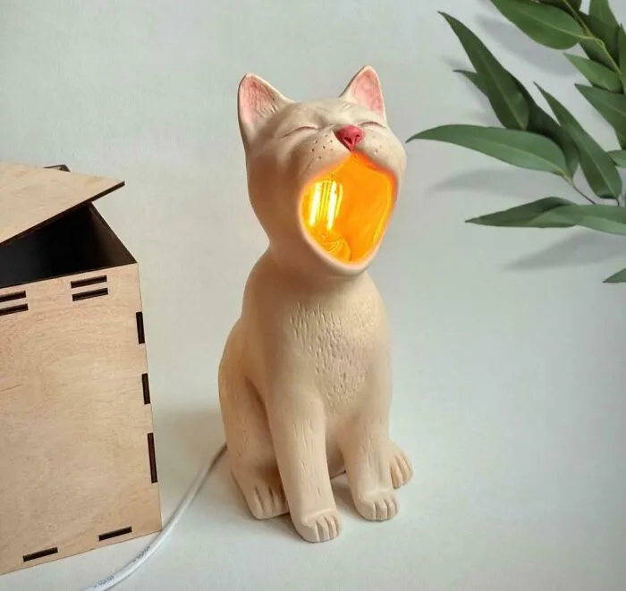 I Made This Yawning Cat Lamp From Ceramic. It’s Meant To Make People Feel Sleepy