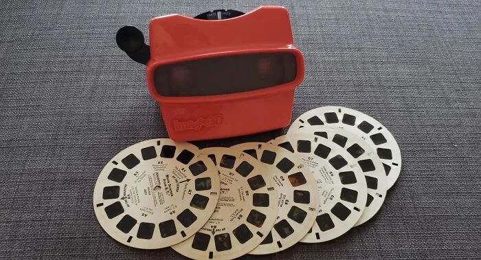 A <a Style="Display:inline;" Href="Https://Www.amazon.com/Image3d-Custom-Viewfinder-Reel-Retroviewer/Dp/B07w4y78s5?ie=utf8&th=1&linkcode=ll1&tag=bplemur-20&linkid=4fc2ed275ada7e887a13996a8cc401c6&language=en_us&ref_=as_li_ss_tl" Target="_blank">   <span Style="Font: Inherit; Color: #d74b1f;"> Custom Retro Viewfinder </Span> Is A Glorious, Nostalgic Time Machine That Will Transport You Back To Your Childhood, But With Your Own Pictures Instead Of A Weird, Slightly Faded Cartoon