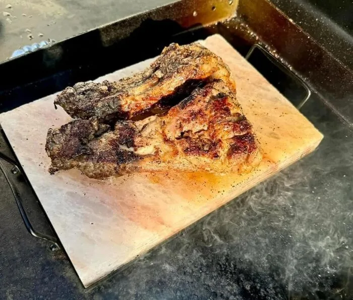  The Ultimate Foodie Power Move Is To Sear Your Dinner On A Literal, Prehistoric Slab Of Crystal, Also Known As A <a Style="Display:inline;" Href="Https://Www.amazon.com/Umaid-Himalayan-12x8x1-5-Grilling-Pamphlet/Dp/B07bb6hwt6?ie=utf8&th=1&linkcode=ll1&tag=bprabbit-20&linkid=3bf5b4cbebbd5965b53f0cf3da993dff&language=en_us&ref_=as_li_ss_tl" Target="_blank">   <span Style="Font: Inherit; Color: #d74b1f;"> Himalayan Salt Block Cooking Plate </Span>