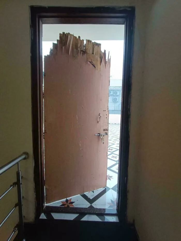 Landlord Says The Door Isn’t Broken. Guess I Just Don’t Understand Modern Art