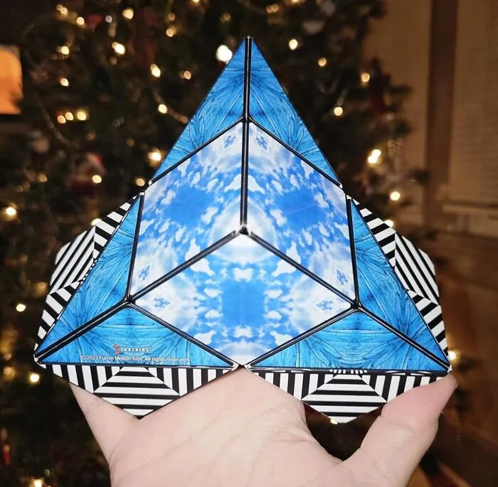 A <a Style="Display:inline;" Href="Https://Www.amazon.com/Shashibo-Shape-Shifting-Box-Award-Winning/Dp/B07w7flkrw?ie=utf8&th=1&linkcode=ll1&tag=bpoctopus-20&linkid=13a04338ecec6a08a9535525eb7c9738&language=en_us&ref_=as_li_ss_tl" Target="_blank">   <span Style="Font: Inherit; Color: #d74b1f;"> Shape Shifting Box </Span> Is A Glorious, Multi-Dimensional Fidget Toy That Will Make Them Feel Less Like A Bored, Restless Kid And More Like A Mysterious, Cube-Solving Genius From The Future