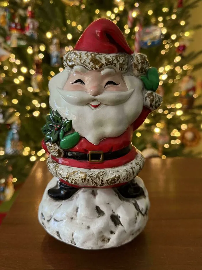 My 1960’s Relpo Rotating Musical Santa. It Plays Jingle Bells. 🎅🏻🎶