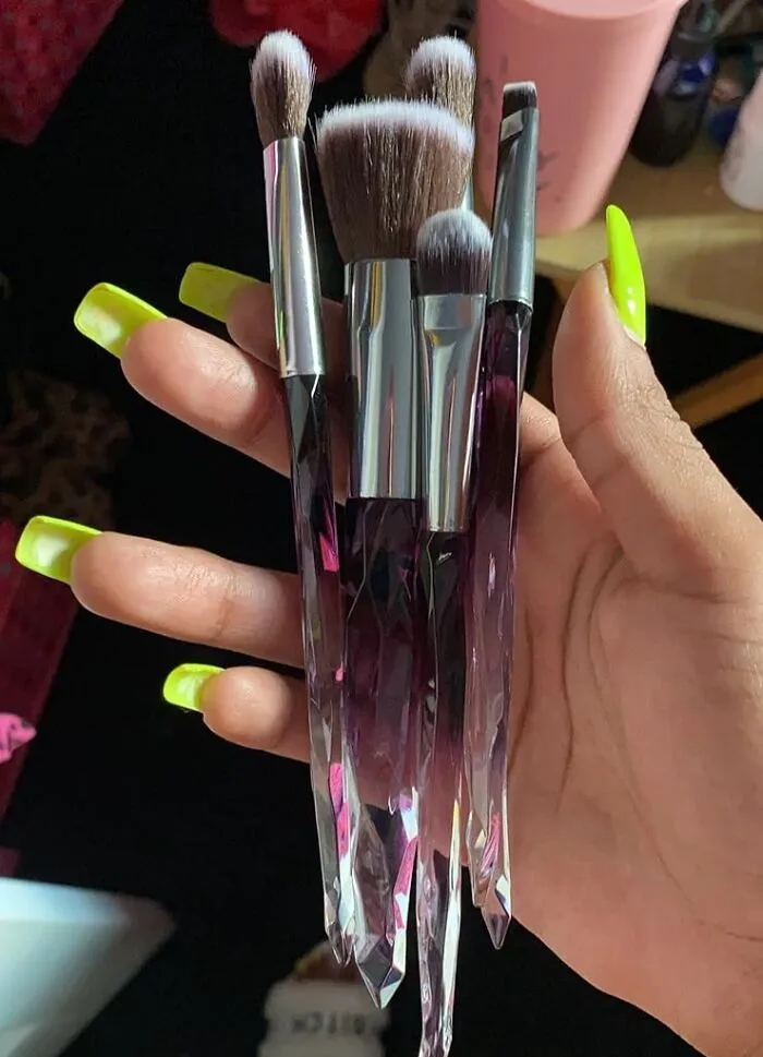 The Crusty Makeup Brushes You've Been Using Since College Can Now Be Honorably Discharged And Replaced By The Infinitely More Luxurious <a Style="Display:inline;" Href="Https://Www.amazon.com/Professional-Brushes-Bristles-Cosmetic-Collection/Dp/B07v8fx9mp?ie=utf8&th=1&linkcode=ll1&tag=bpcrocodile-20&linkid=f068d7e7f69f678d1edb09d5e71923ee&language=en_us&ref_=as_li_ss_tl" Target="_blank">   <span Style="Font: Inherit; Color: #d74b1f;"> 10 Piece Make Up Brush Set </Span> 