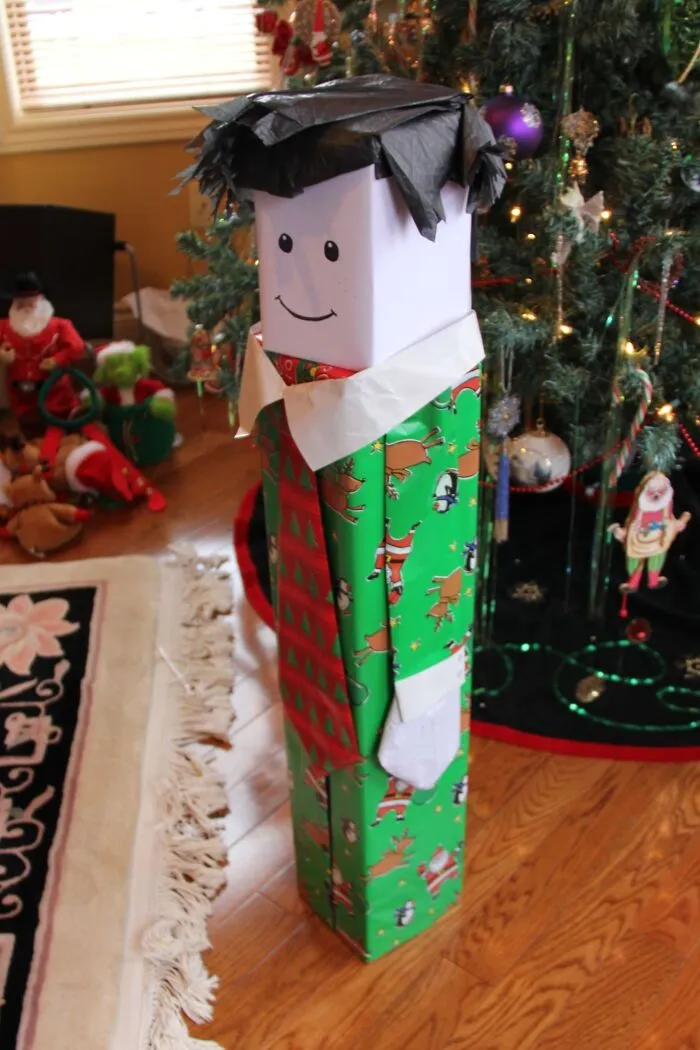 My Dad Told Me To Get Creative When Wrapping My Mom's Present. Am I Doing This Right?